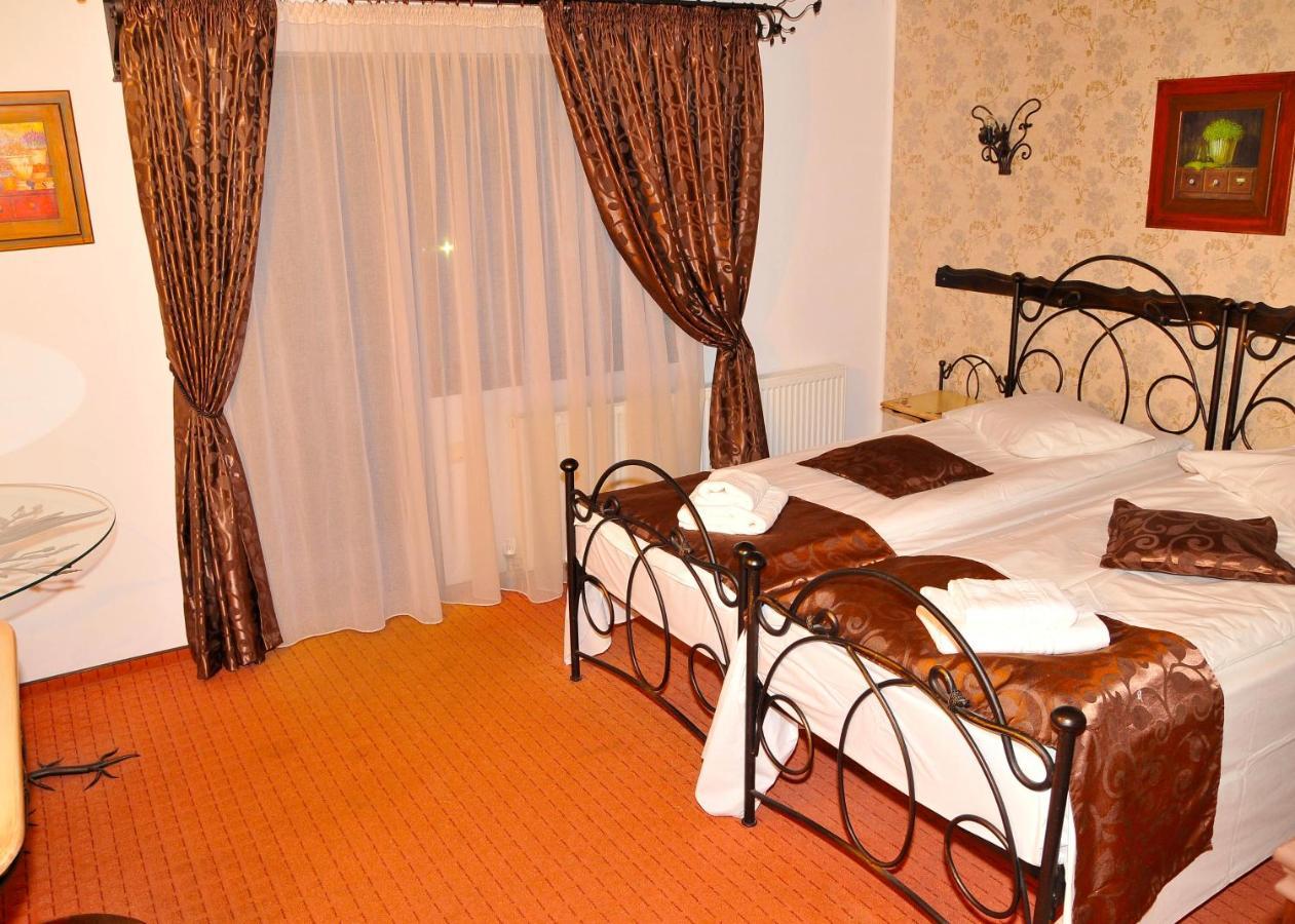 Complex Padina Ursului Maison d'hôtes 3*