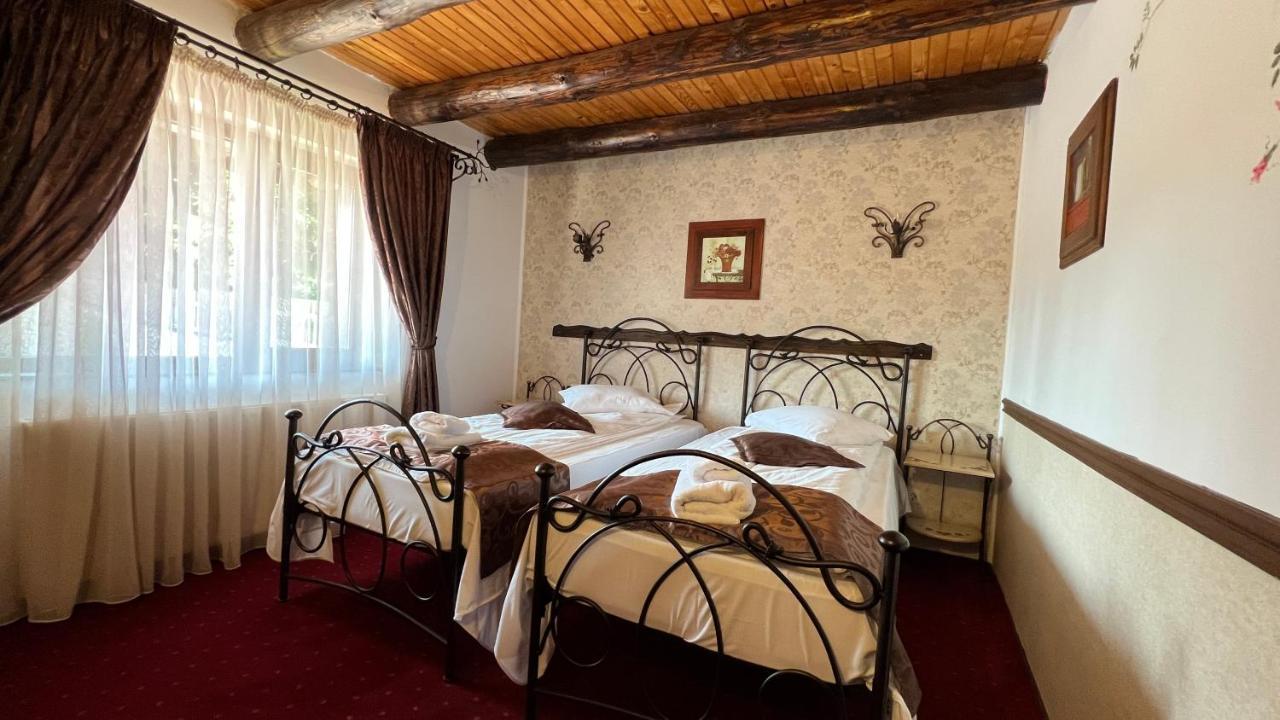 Complex Padina Ursului Maison d'hôtes